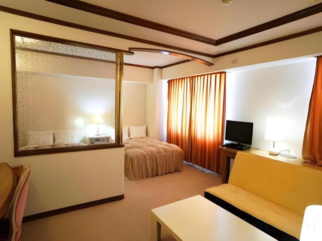Neyagawa Trend Hotel Osaka Exterior foto